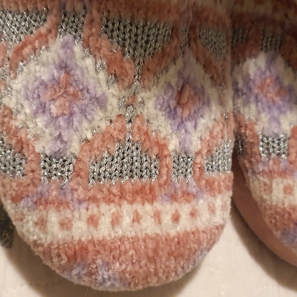 Women's Boot Slippers - Size 9-10 - Picture 4 of 6